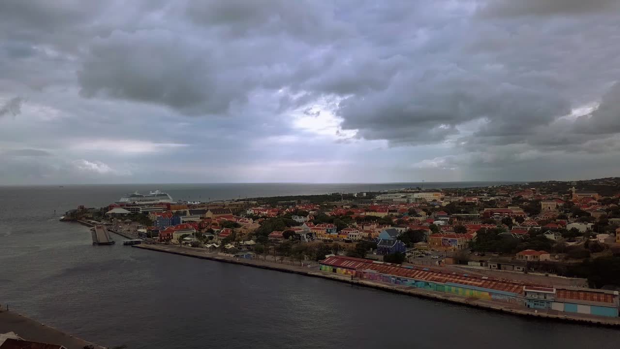 mostrando brionplein y otrobanda desde el mirador de skalo