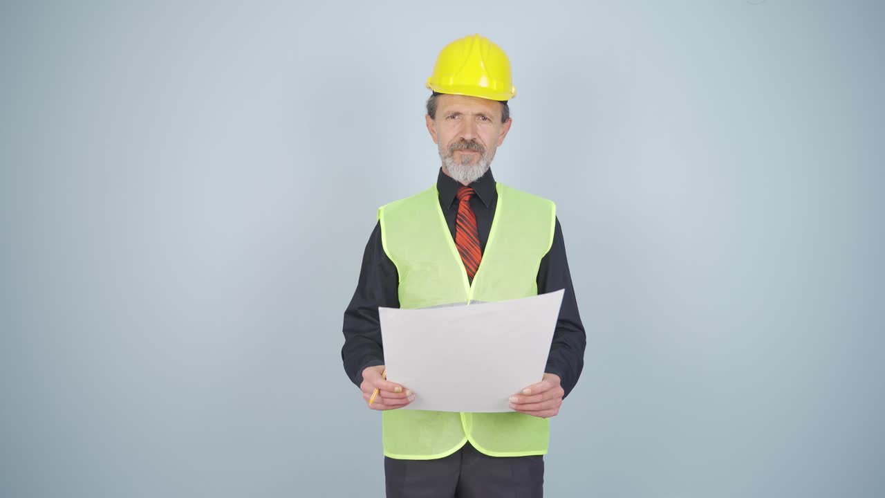 ingeniero que trabaja en el proyecto.