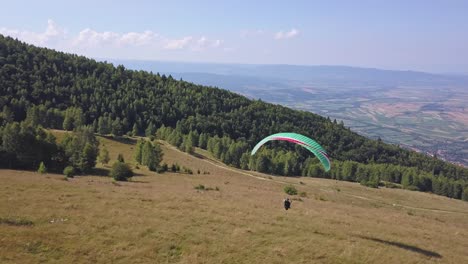 Paraglider-takes-flight