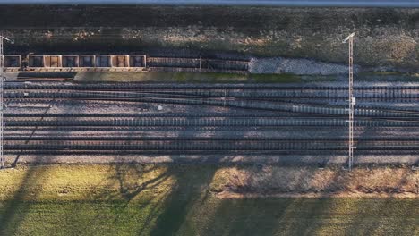 luz del anochecer en el ferrocarril de zug, suiza - vista aérea