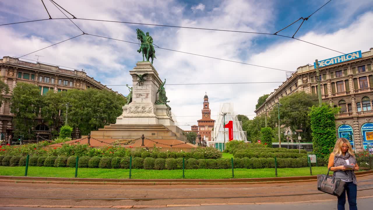 italia giorno estivo traffico largo cairoli piazza panorama 4k time lapse milano
