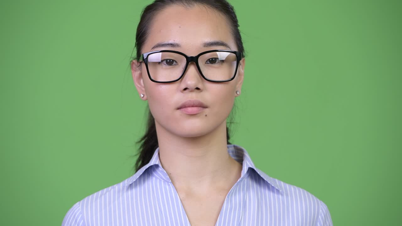 젊은 행복한 아름다운 아시아 사업가