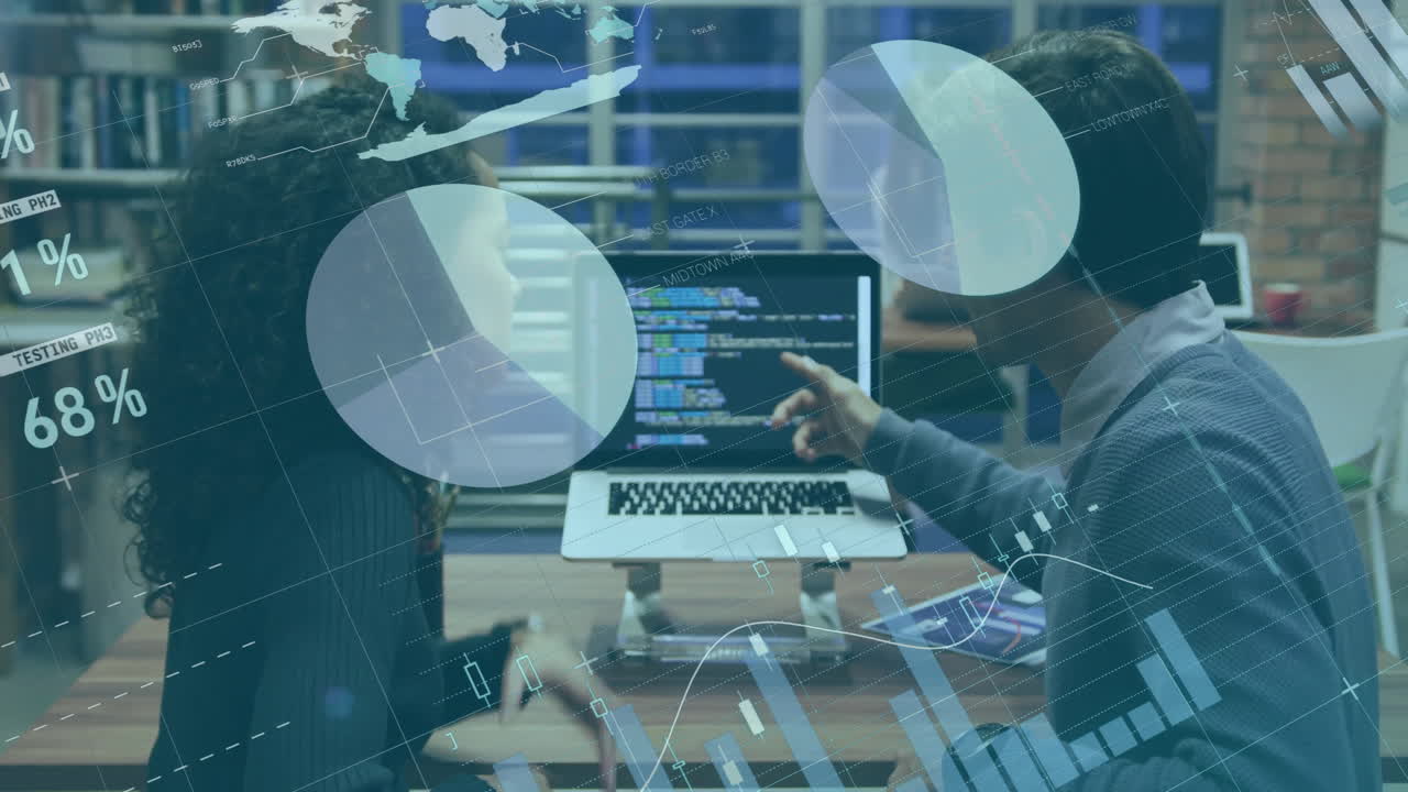 animación del procesamiento de datos financieros sobre diversas personas de negocios en la oficina