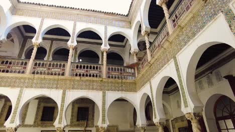 día soleado en el palacio de las princesas dar aziza