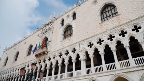 Doge's-Palace-Facade-In-Venice