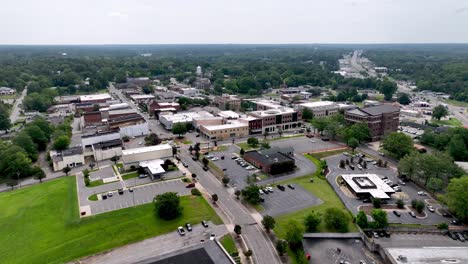alta antena sobre rockingham nc, carolina del norte