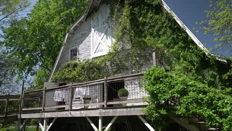 wedding-barn-venue-stock-video-footage-rustic-and-trendy