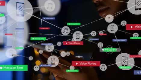 Animación-De-Red-De-Conexiones-Con-íconos-Sobre-Mujer-Afroamericana-Usando-Teléfono-Inteligente