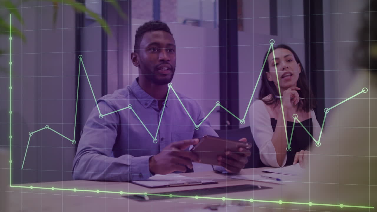 animación del procesamiento de datos financieros sobre personas de negocios