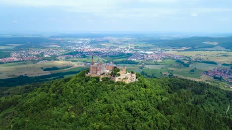 Castillo-De-Hohenzollern,-Alemania.-Vuelos-Aéreos-Con-Drones-FPV.