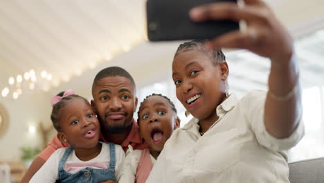 Black-family,-selfie-and-funny-face