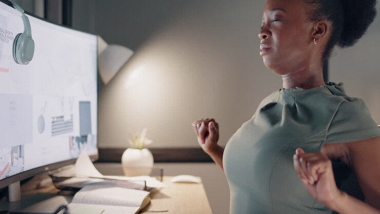 Mujer de negocios afroamericana, estrés
