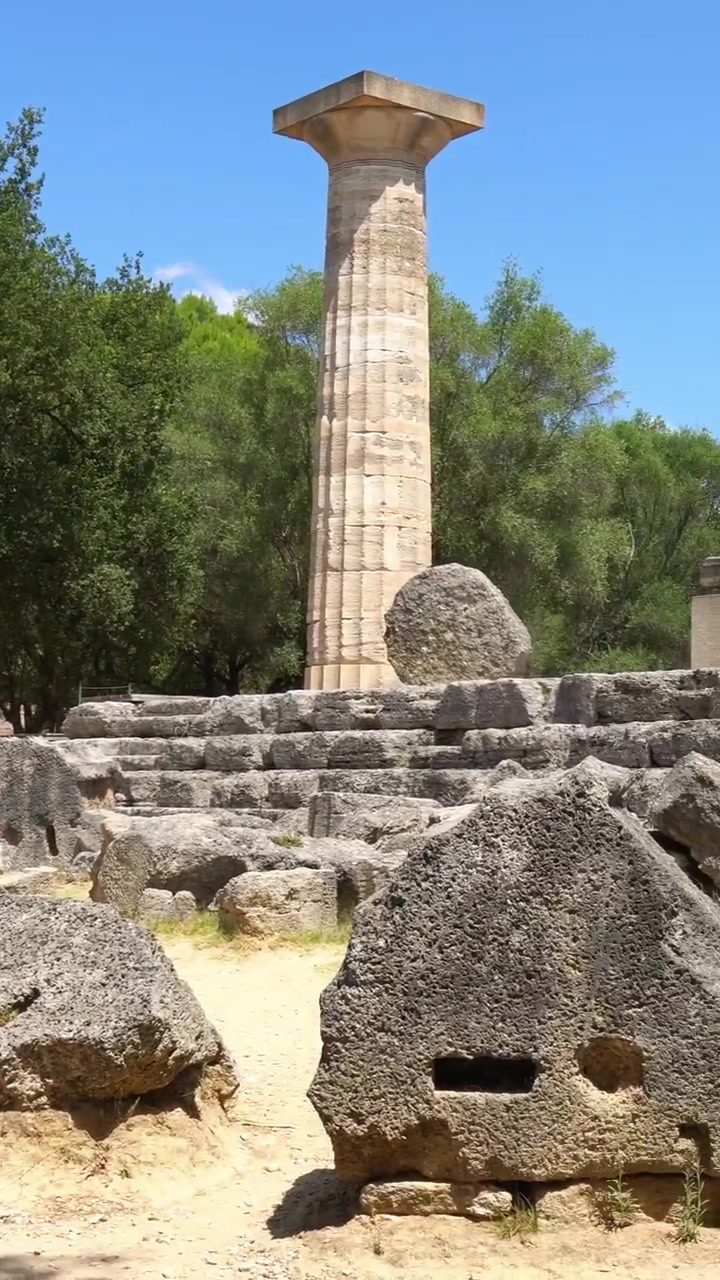 Antiche rovine del Tempio di Zeus a Olimpia, Grecia