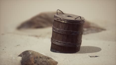 Alter-Holzkorb-Auf-Dem-Sand-Am-Strand