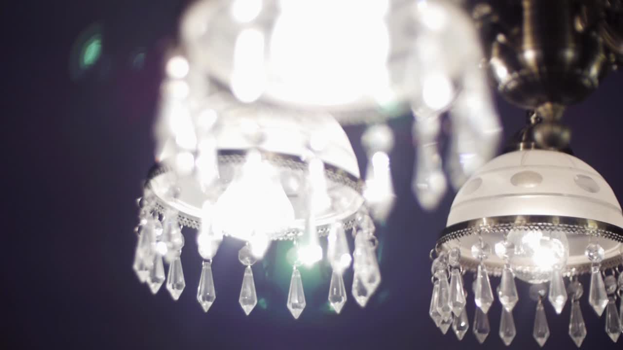 럭셔리 크리스탈 들리어