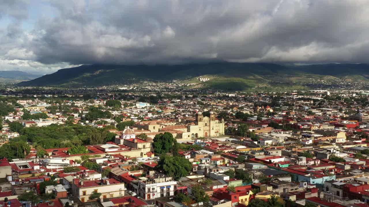 vista aerea de la ciudad de oaxaca, mexico