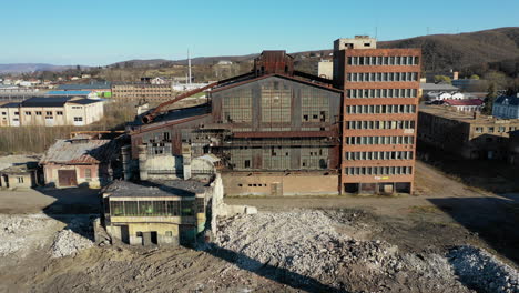 Drohnenblick-Auf-Das-Stahlwerksviertel-In-Ungarn