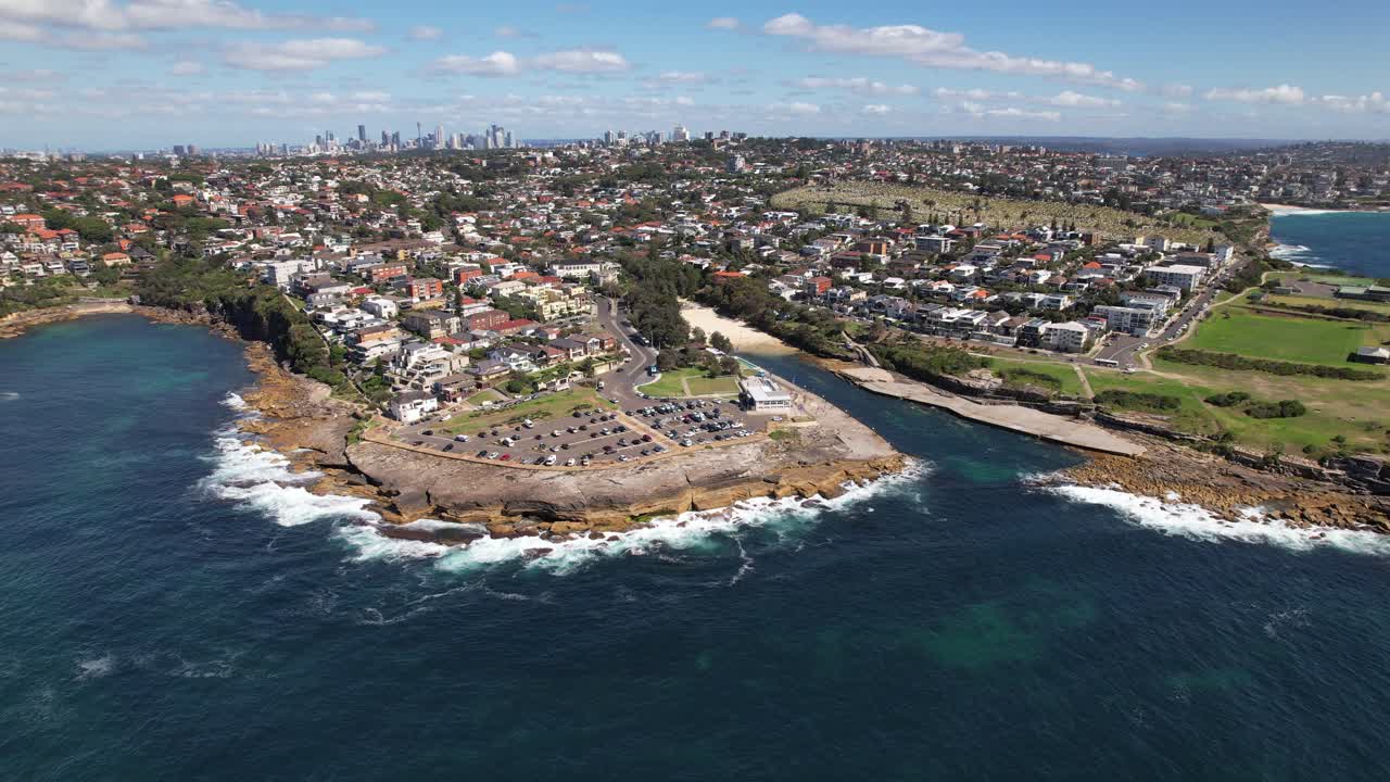 오스트레일리아 nsw 시드니의 gordons bay와 clovelly beach에서 낮에 - 드론 촬영