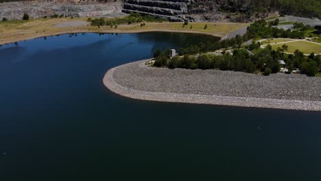 Rocky-Shore-Of-Hinze-Dam---Reservoir-Supplying-Potable-Water-At-The-Gold-Coast-Region---Advancetown,-Gold-Coast,-QLD,-Australia