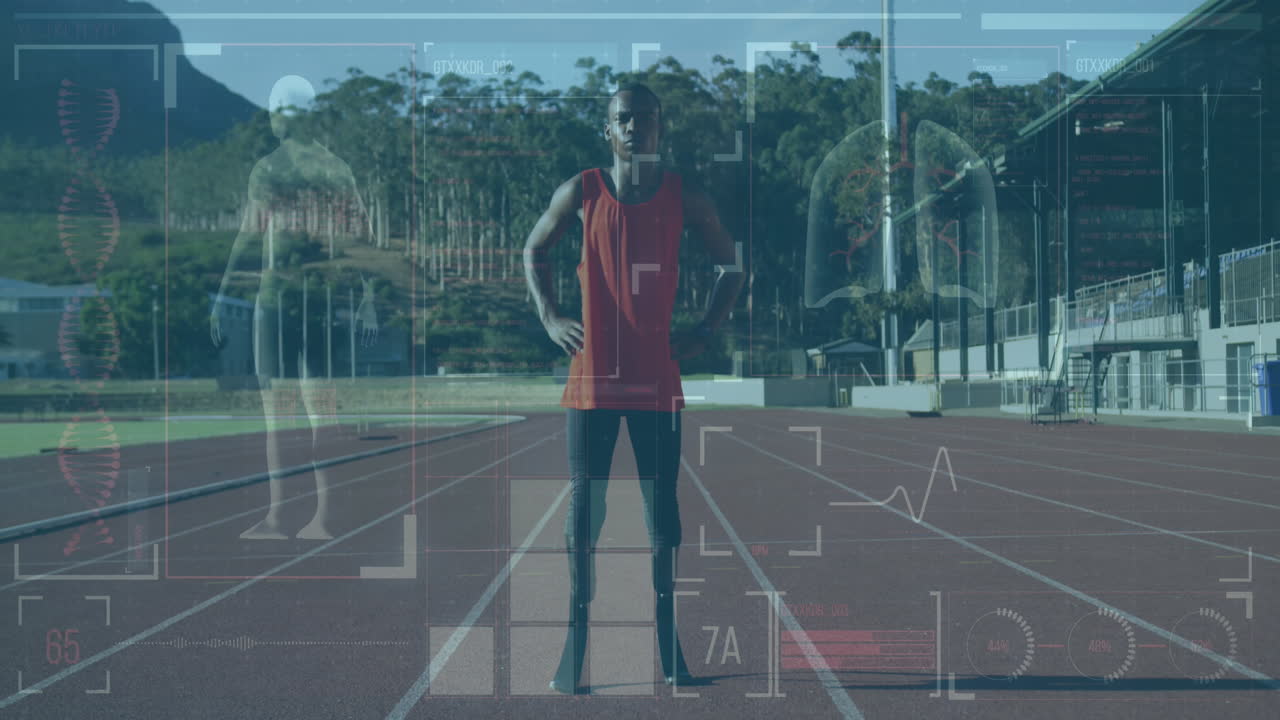 animación del procesamiento de datos digitales sobre un atleta masculino discapacitado con cuchillas de correr en la pista de carreras