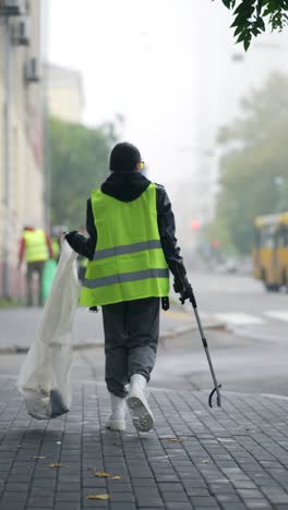voluntarios de limpieza de la ciudad
