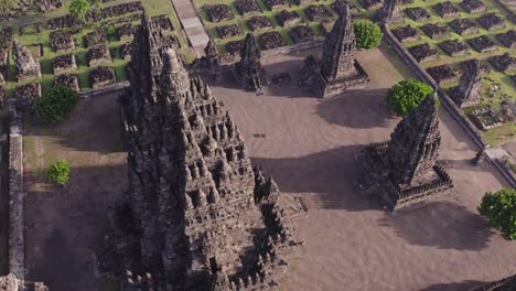 Beautiful-religious-Hindu-temple-complex-in-Java-at-sunrise,-Prambanan