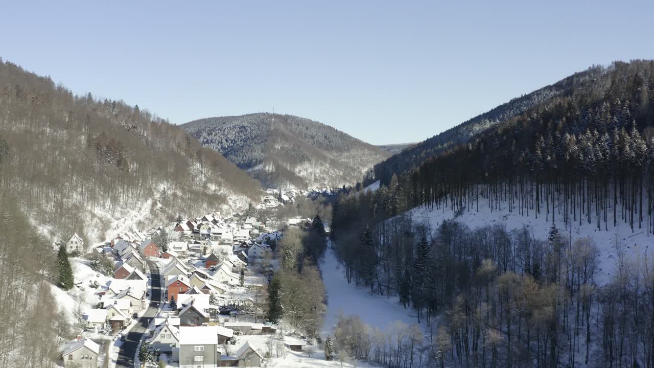 imágenes aéreas del harz después de una fuerte tormenta de nieve en el invierno de 2021