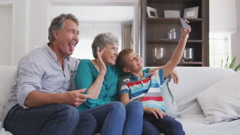 Grandparents-and-grandson-spending-time-together