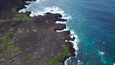 夏威夷大島 (the big island of hawaii) 擁有黑色綠色和藍色的美麗對比,全部從上面顯示出來