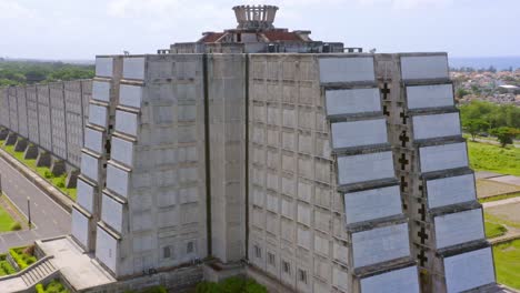 Close-up-View-Of-Exterior-Of-Columbus-Lighthouse-Monument-In-Dominican-Republic