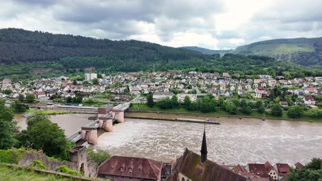 Ciudad-De-Hirschhorn-En-El-Río-Neckar-Alemania