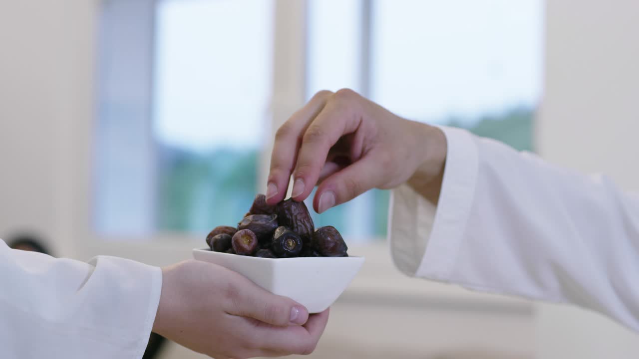 tener citas familiares durante la cena de ramadán o el iftar