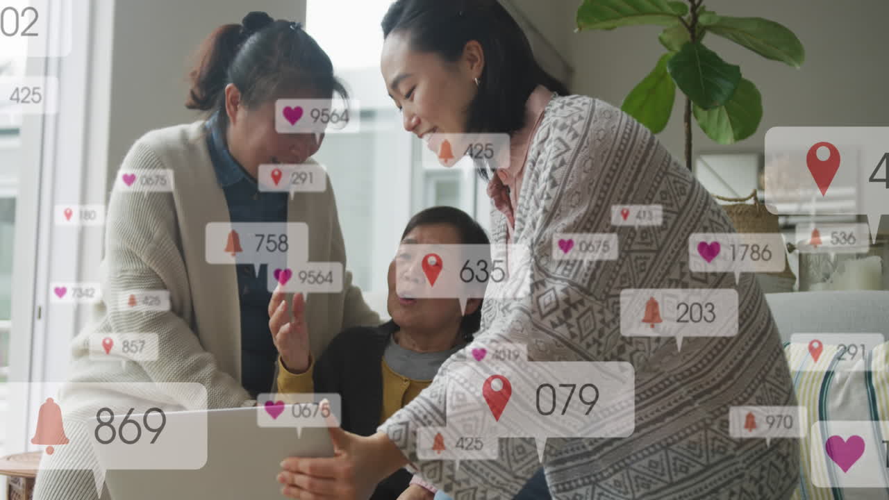 노트북을 사용하여 아시아 가족에 대한 소셜 미디어 데이터 처리의 애니메이션