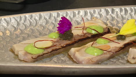 grilled tuna sashimi with garnish