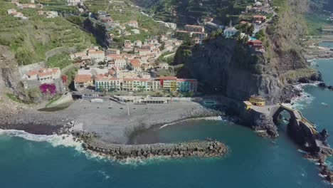 Ponta-Do-Sol-Madeira-Durante-El-Día