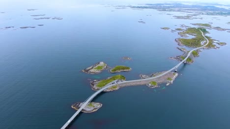 Imágenes-Aéreas-De-La-Carretera-Del-Océano-Atlántico-Noruega