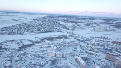 vista aérea de una ciudad nevada