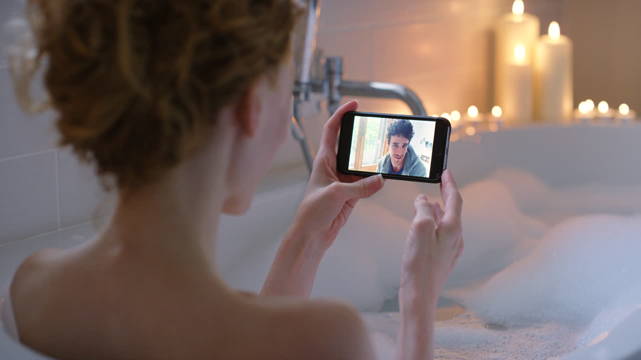 trayéndolo a su santuario