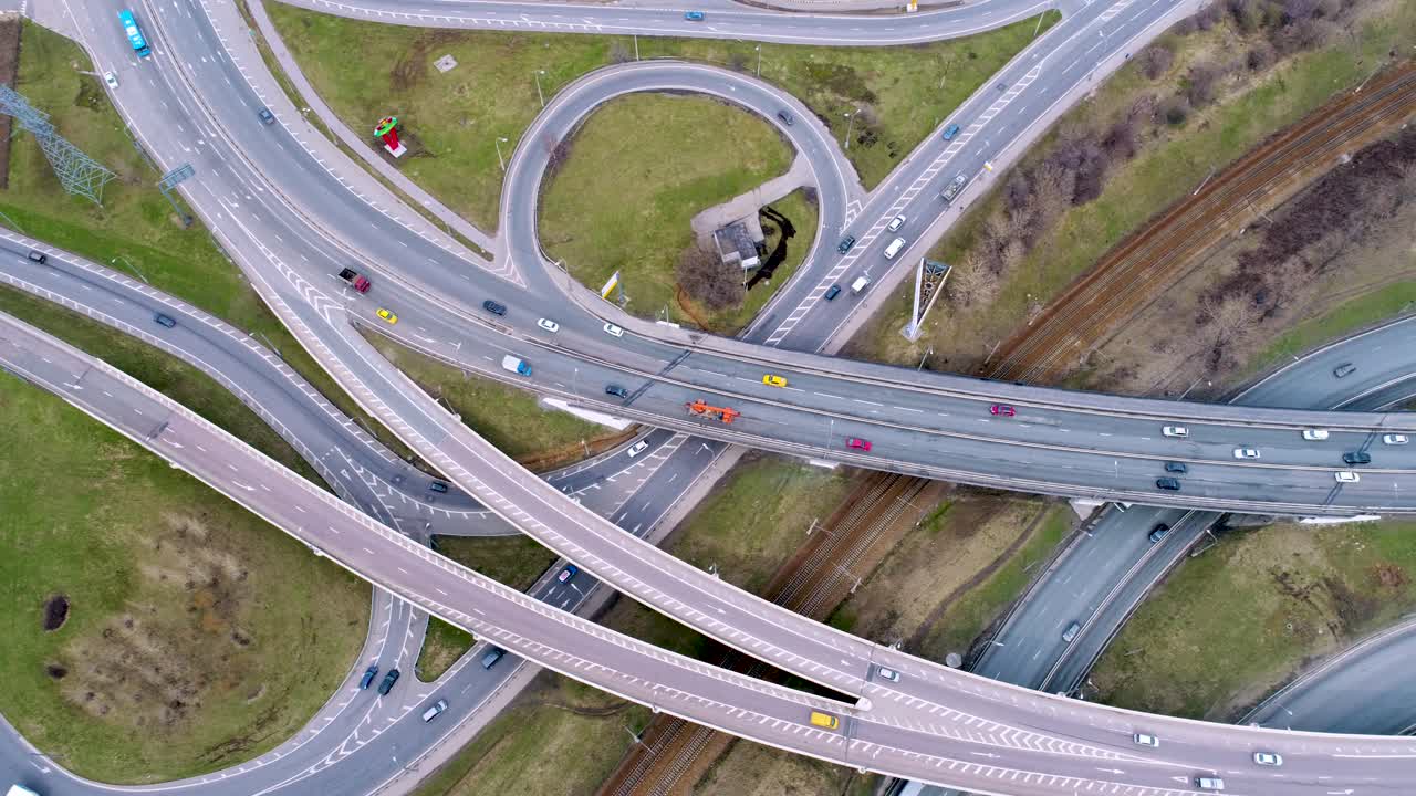 vista aérea de una intersección de autopista