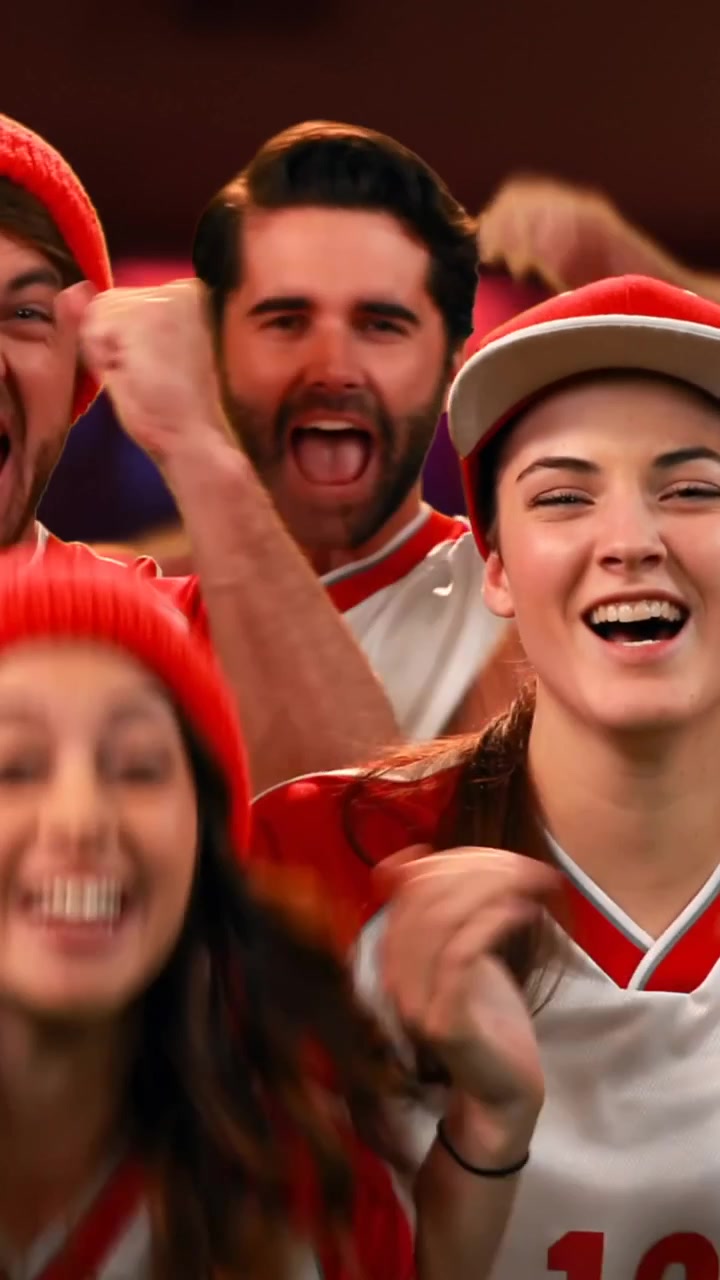 Grupo de fans animando 4k