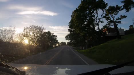 Zeitraffer-Hyperlapse-Fahrt-Durch-Kalifornische-Stadt-Zum-Moonstone-Beach-Park-In-Cambria