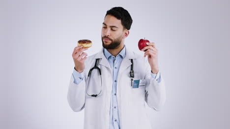 cara, hombre y doctor con un cupcake