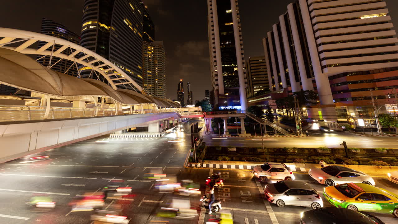 timelapse of rush hour traffic in central bangkok at night