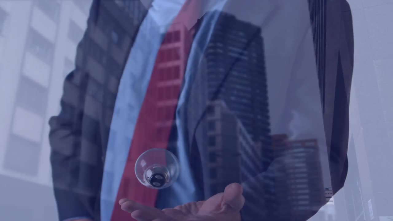 사업가의 손과 현대 건물의 배경 위에 전구의 애니메이션