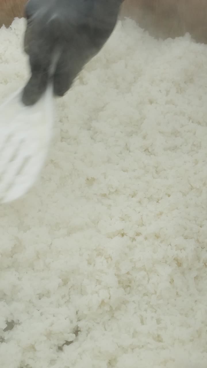 Preparation of white rice