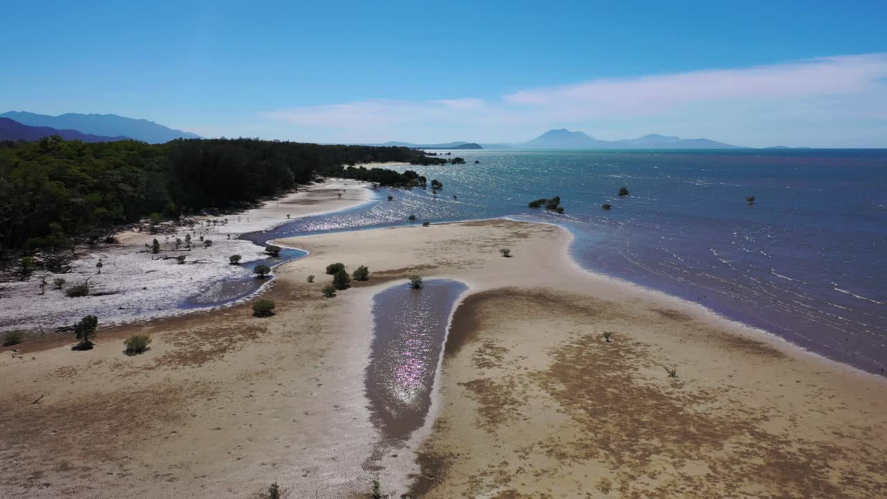 Cairns - Oak Beach Sandbar