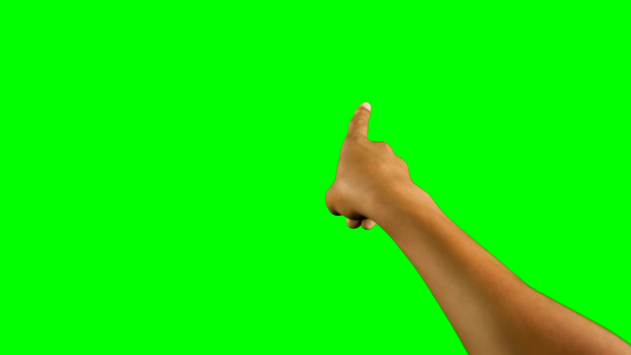 mano fingiendo usar una pantalla invisible