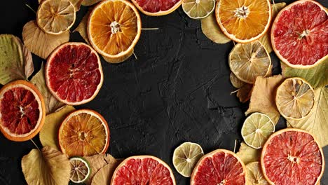 dried slices of citrus fruit and leave