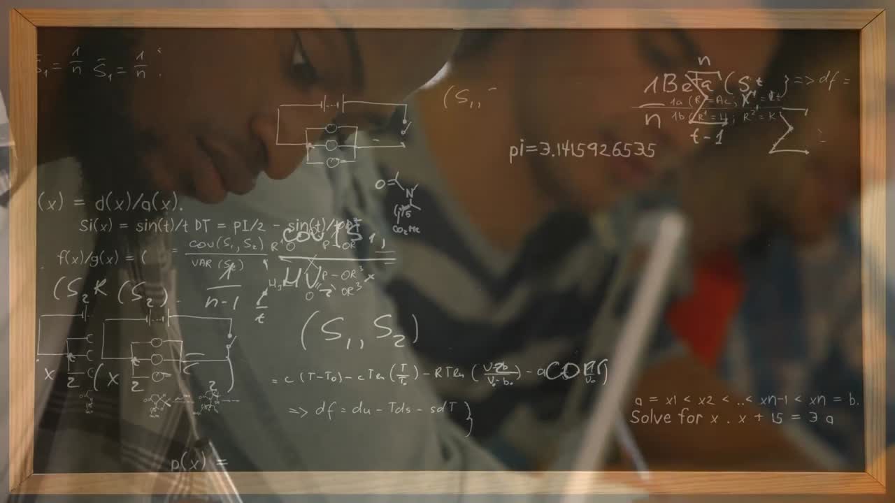 교실에서 일하는 학생들의 클로즈업