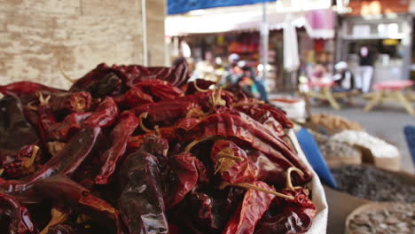 Rote-Chilischoten-Auf-Dem-Markt